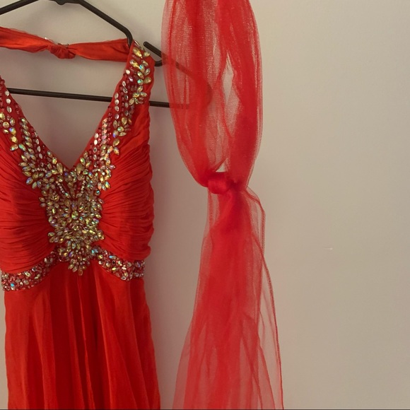 Gorgeous XS Red Halter Gown Prom - Picture 7 of 9